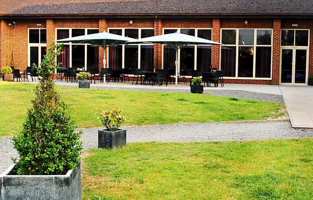 Ashford International Hotel & Spa 56/61