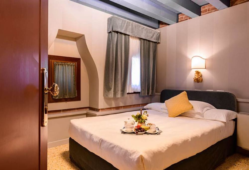Hotel Tiziano 12/72