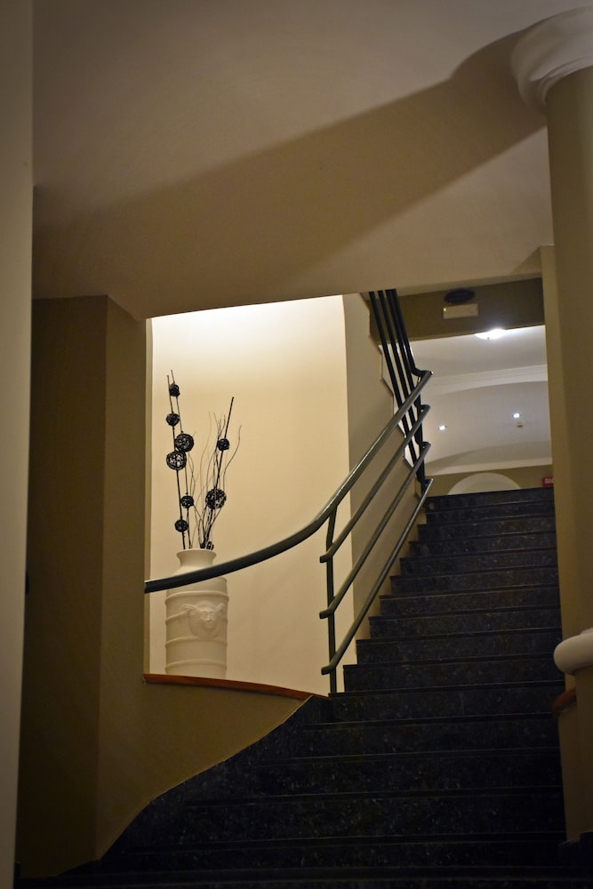 Hotel Joy 18/50