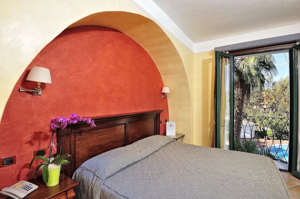Panoramic, Double or Twin Bed