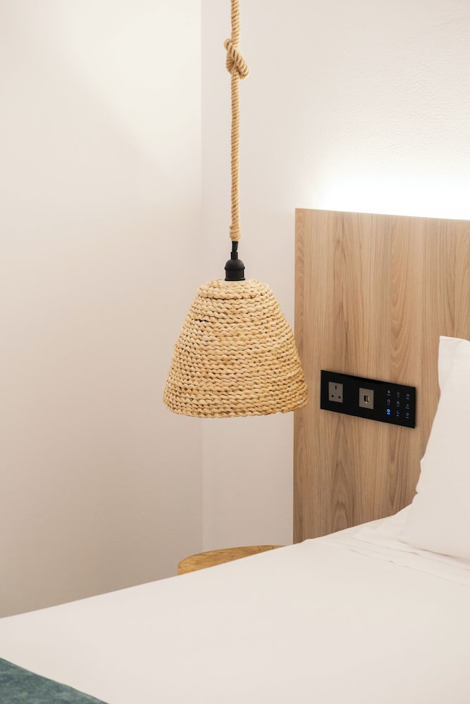 Abacus Suites 38/82