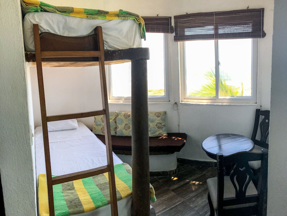 Marbella Eco Lodge 69/100