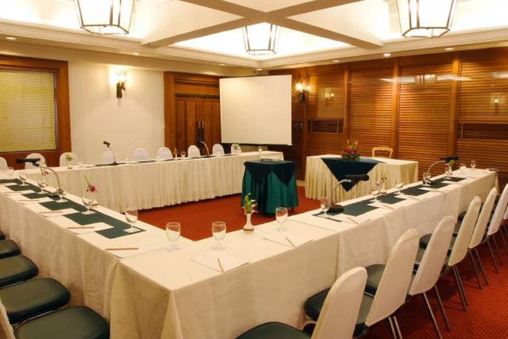 Imperial Lake View Hotel & Golf Club 32/48