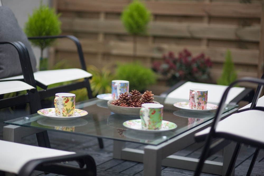 The Bedford Townhouse Cafe 43/61