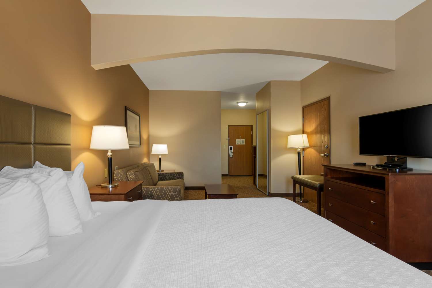 Best Western Plus Butterfield Inn 14/44