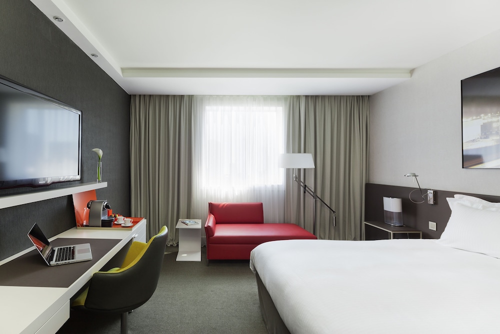 Pullman Paris La Defense Hotel 9/69