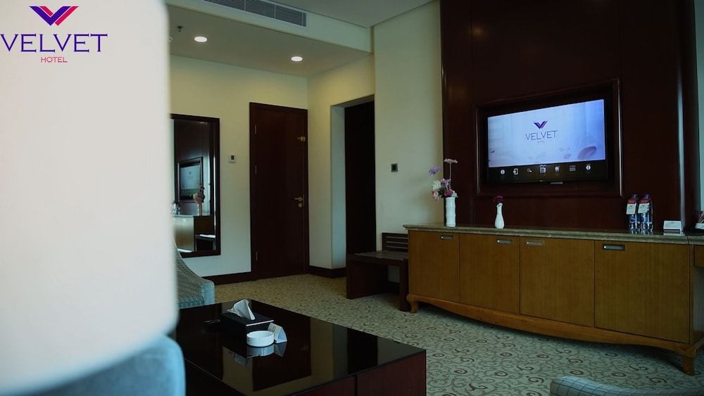 Velvet Hotel 8/54