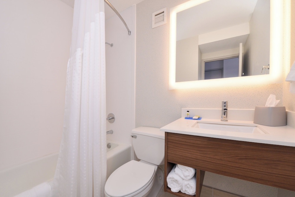 Holiday Inn Express Towson Baltimore North 61/63