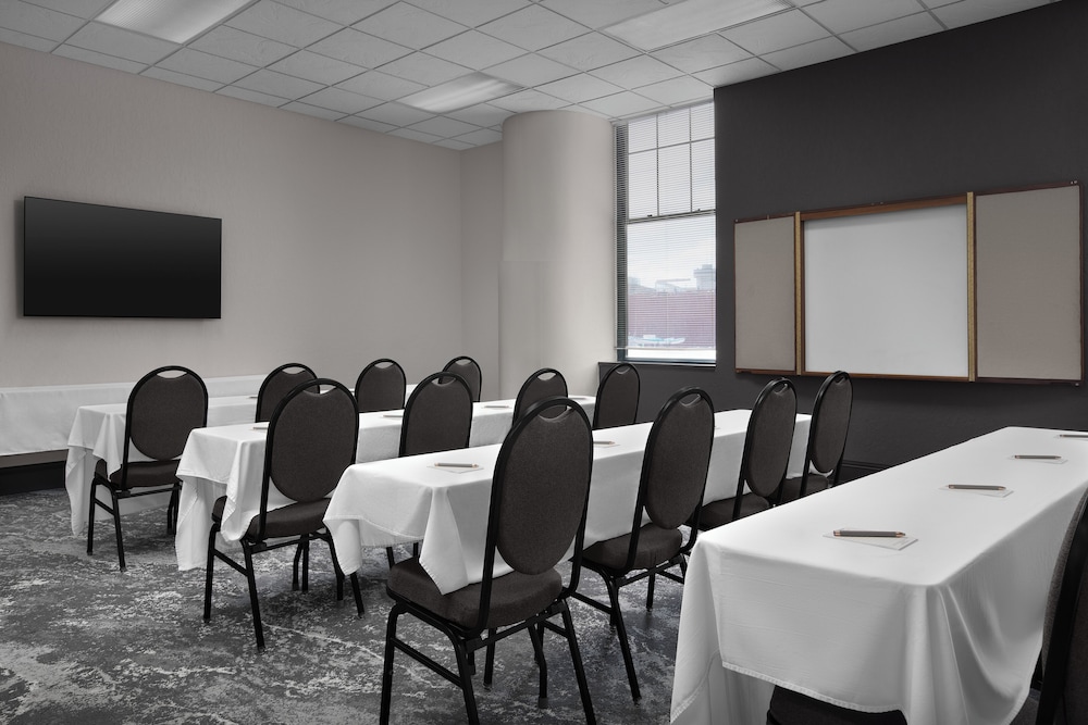 The Suites Hotel at Waterfront Plaza 37/50