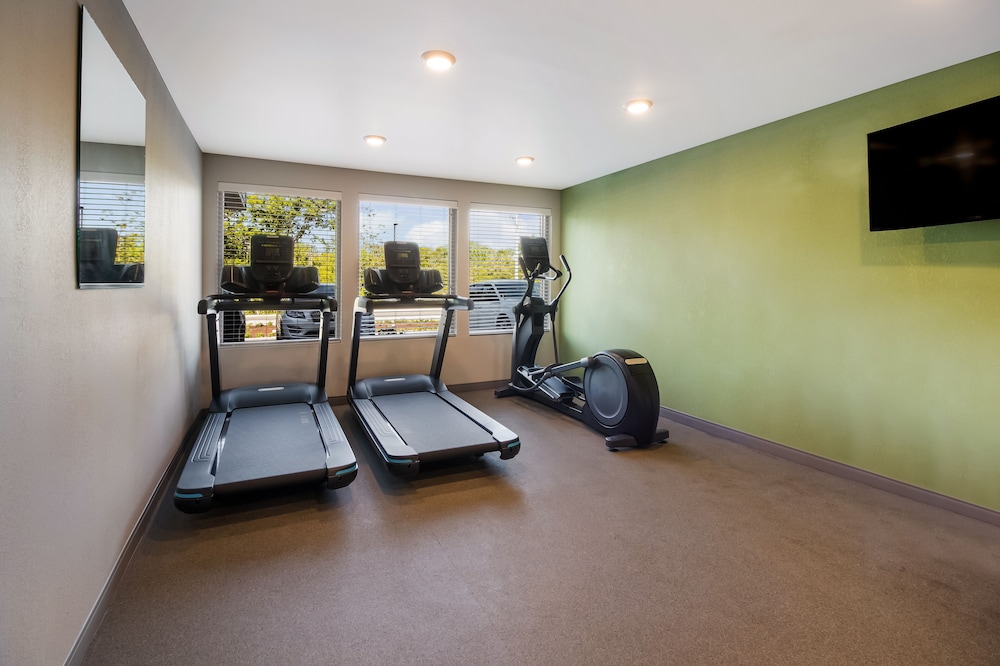 WoodSpring Suites Wixom - Novi 23/47