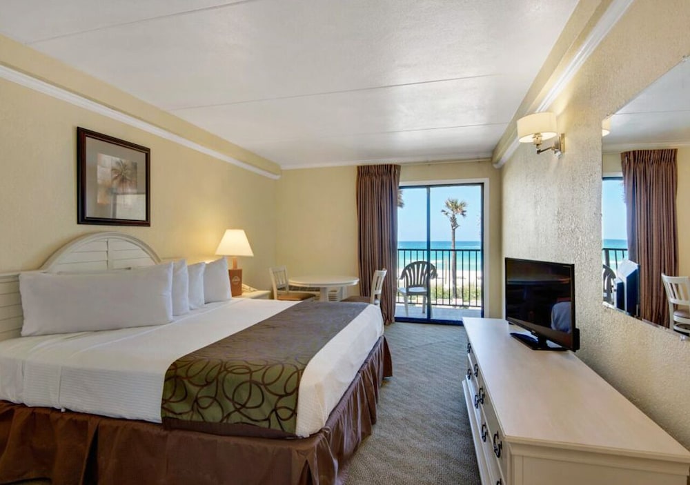 Ramada by Wyndham Panama City Beach / Beachfront 4/25