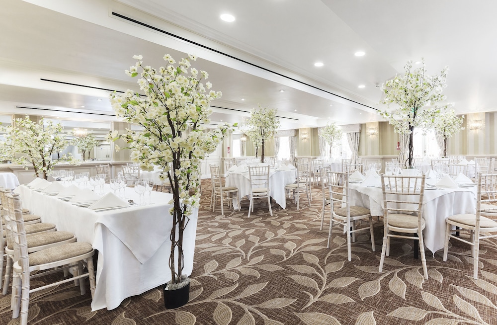 Brandshatch Place Hotel and Spa 37/48