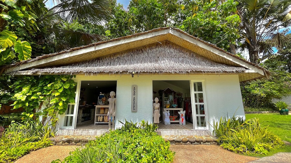 Coco Grove Beach Resort 4/50