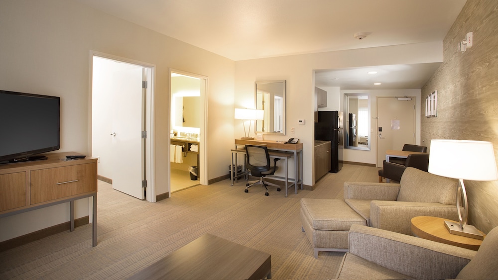 Holiday Inn Express Suites Pocatello 64/97