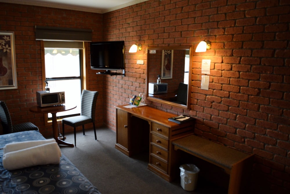 Bakery Hill Motel 31/35