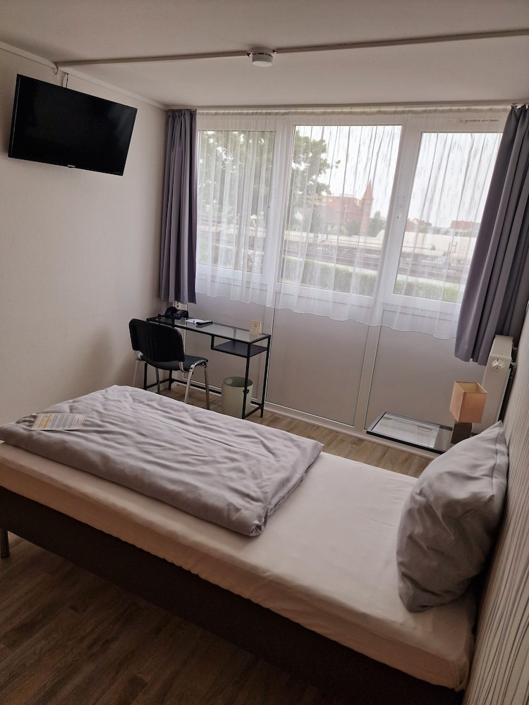 BeeVillage Messehotel Hannover-Laatzen 16/41