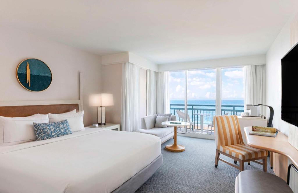 2 Bedrooms, Family Suite, King Bed, 2 Queen Beds, Ocean Front