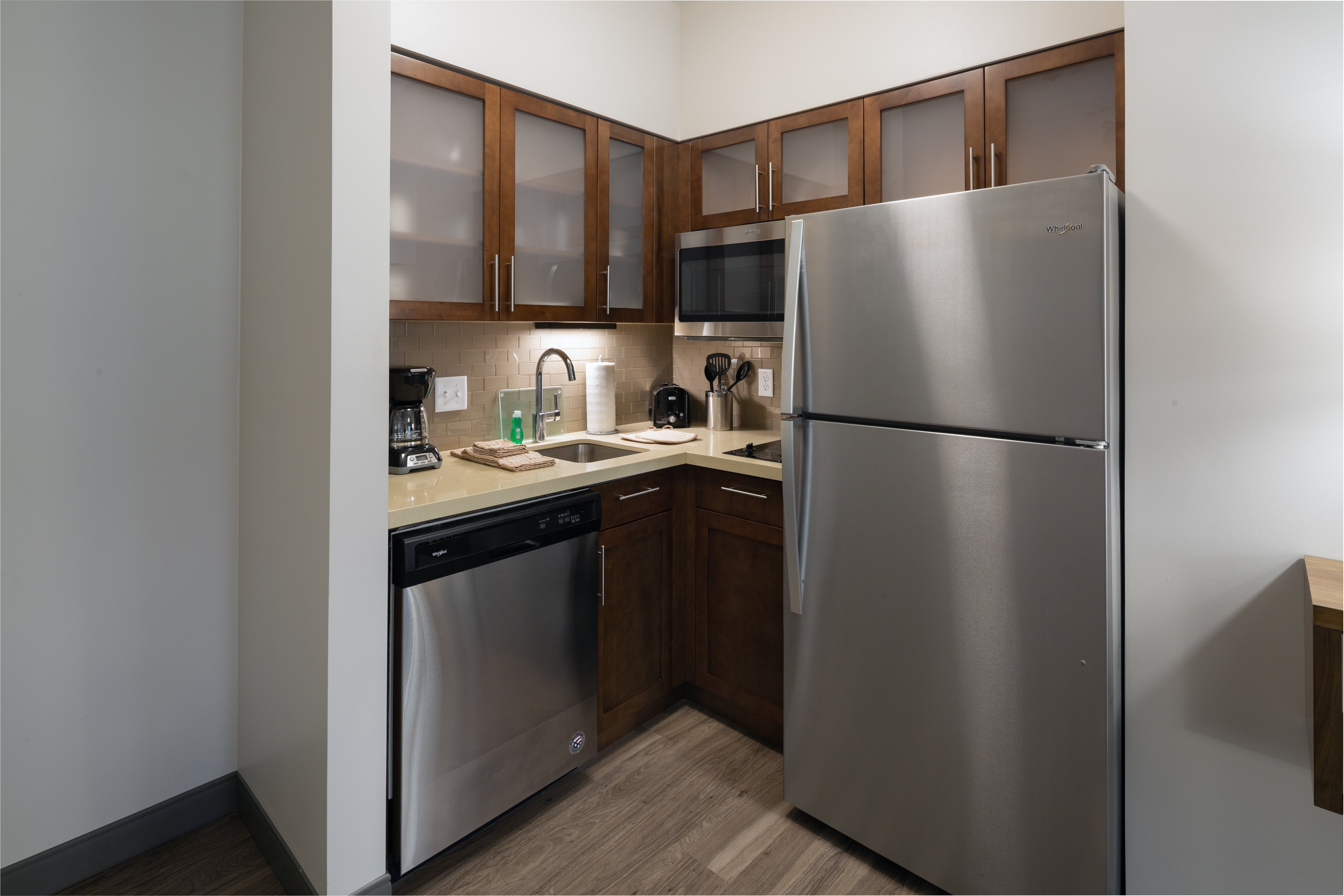 جناح استوديو بسرير كوين لذوي الإعاقة، Staybridge Suites Phoenix Biltmore Area 2/2