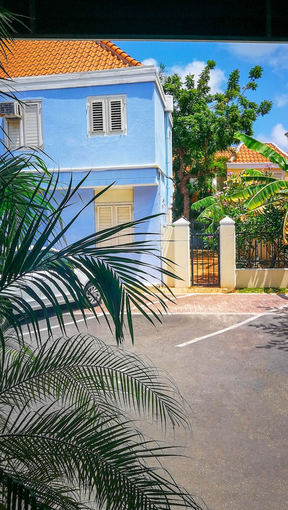Curacao Suites Hotel 8/66