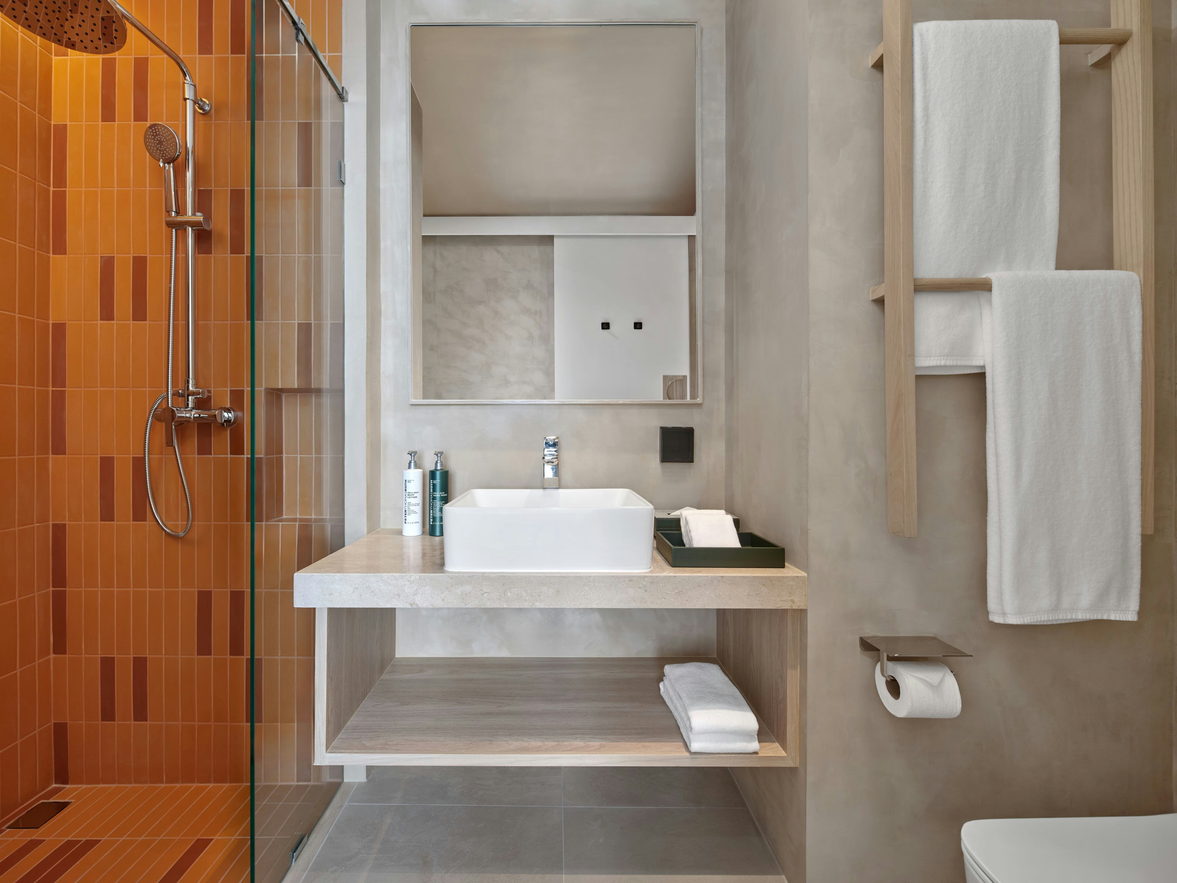 Deluxe, Suite, King Bed, Hilton Garden Inn Rayong 2/2