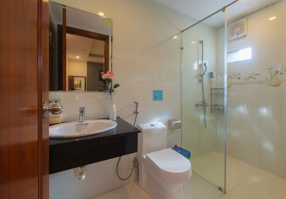 Canary Nha Trang Hotel 33/38
