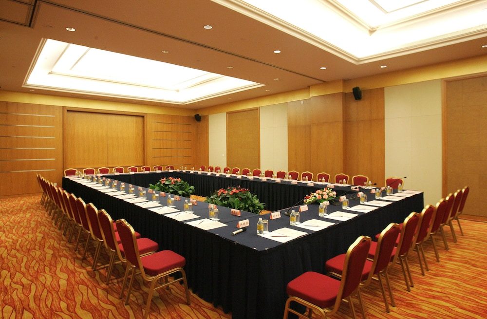 Oriental Riverside Hotel Shanghai International Convention Center 26/32