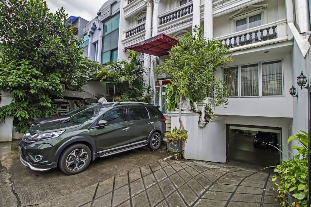 Reddoorz Plus At Guntur Raya Setiabudi 18/22