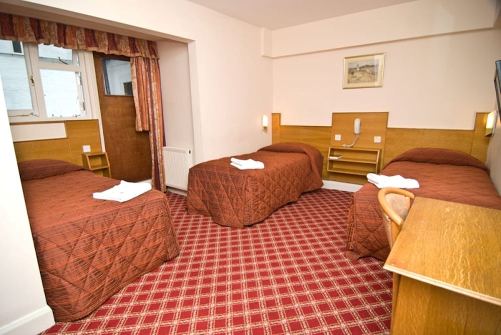 Alexandra Hotel 14/26