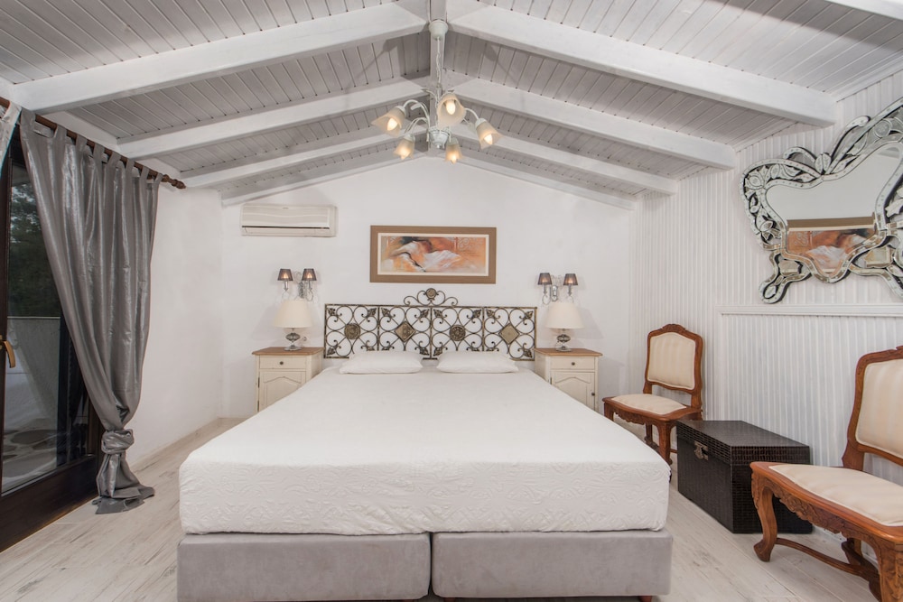 Leandros Hotel 10/50