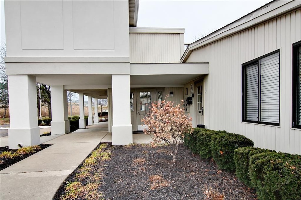Suburban Studios Mentor - Cleveland Northeast 37/39