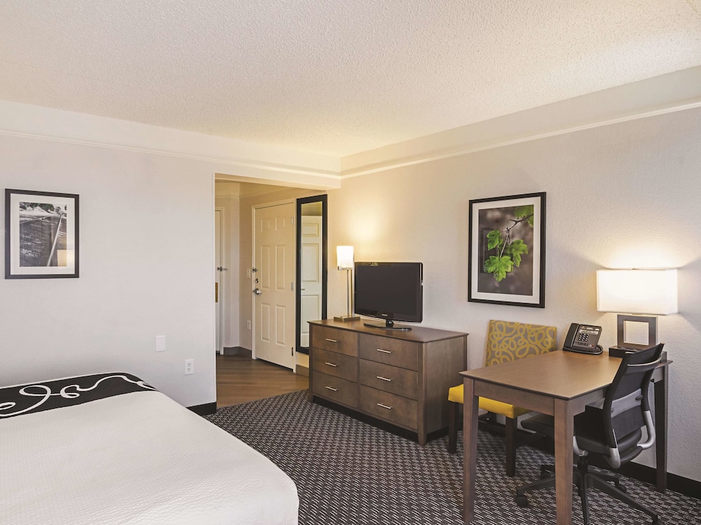 La Quinta Inn & Suites by Wyndham Denver Tech Center 18/52