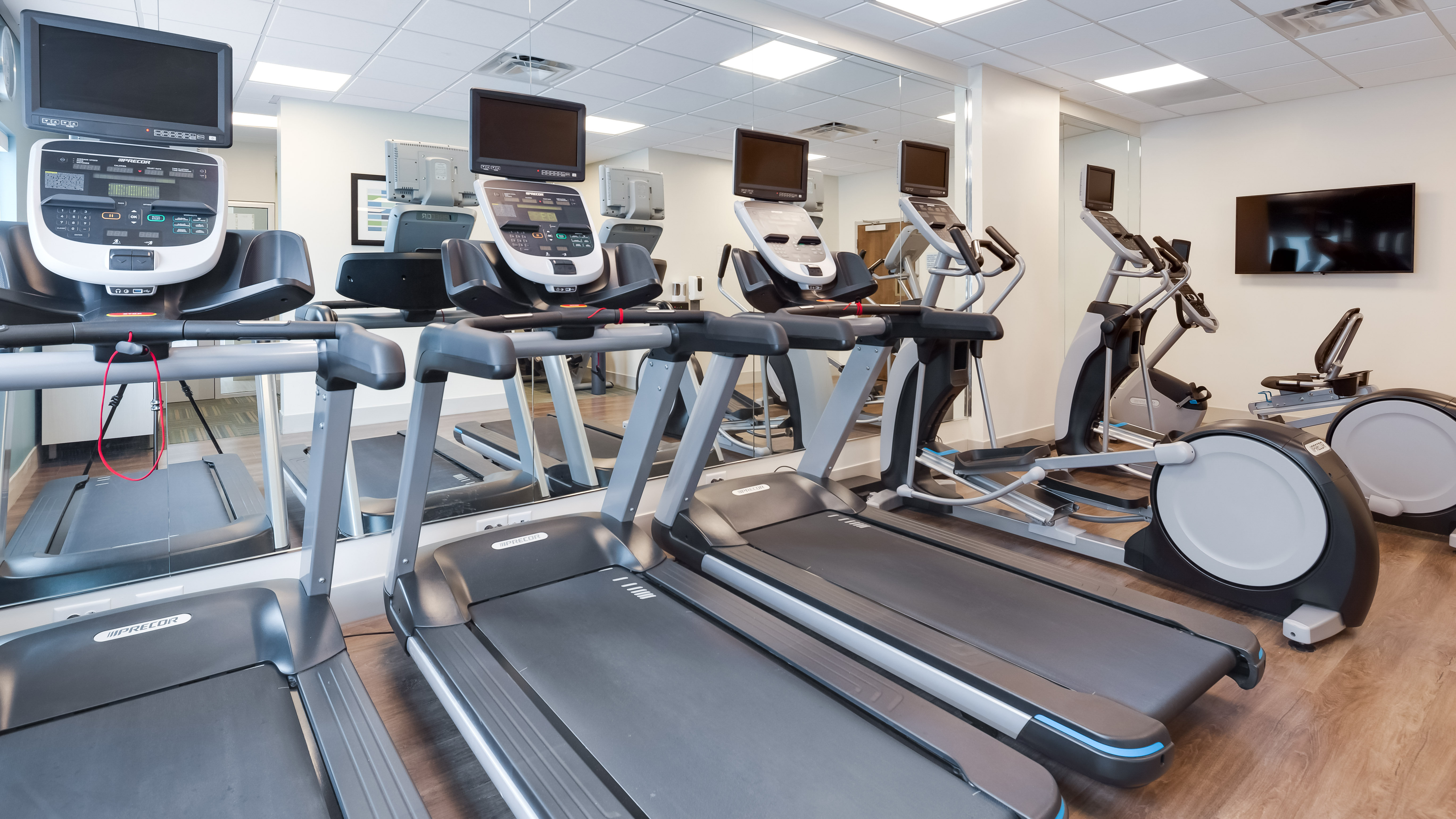 Holiday Inn Express Suites Latta 35/59
