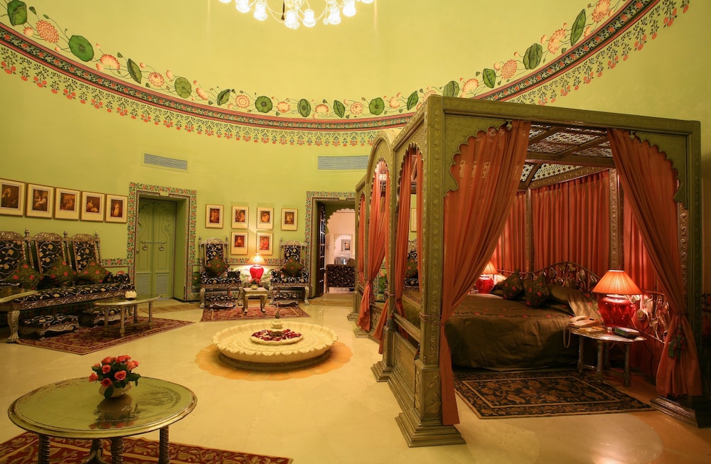 Shiv Niwas Palace 19/71