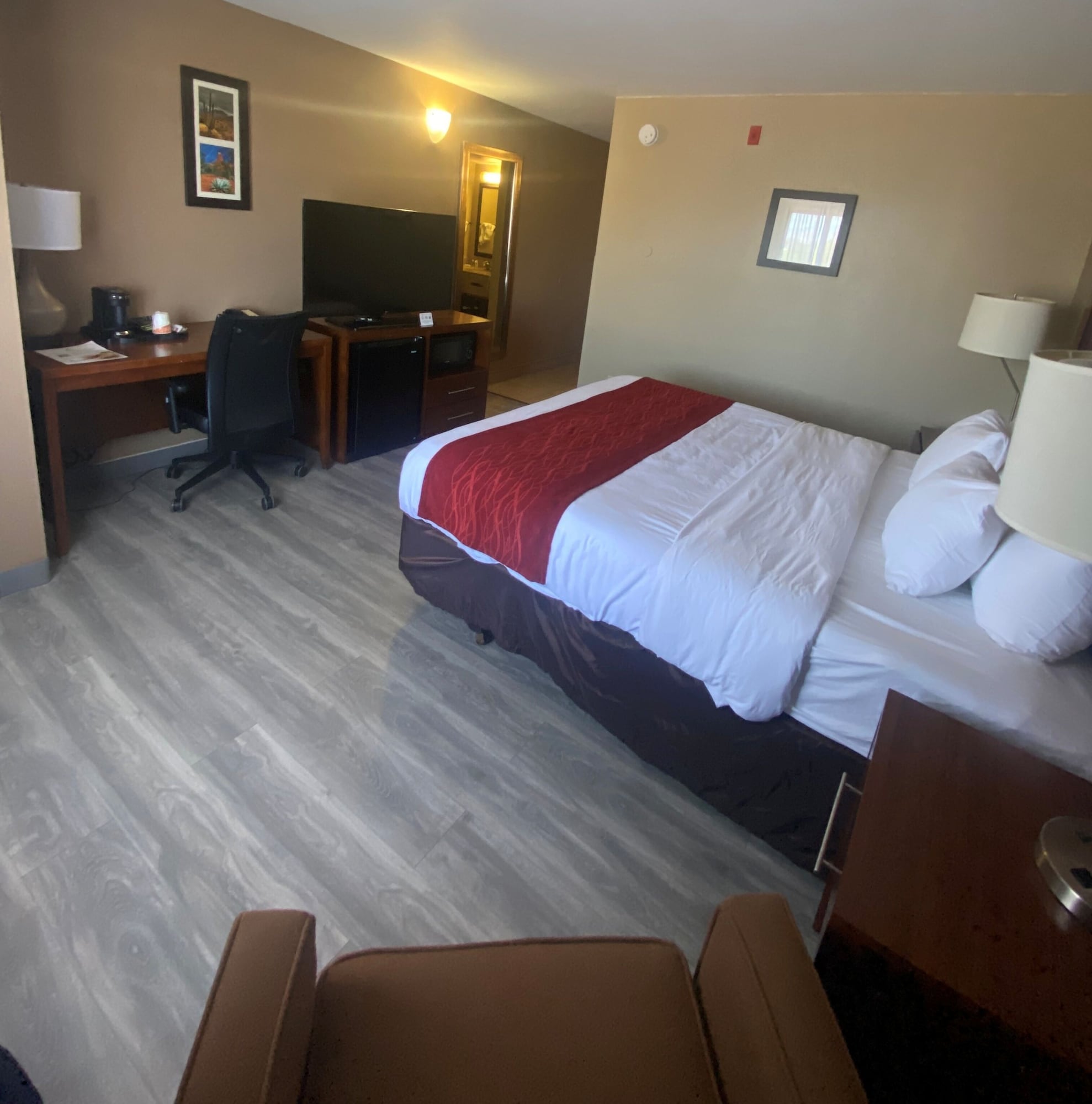 ROOM, KING BED, ACCESSIBLE