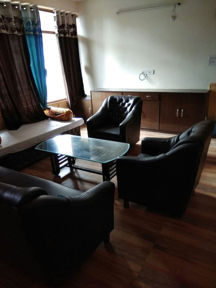 Sky Way Manali by Royal Collection 5/8