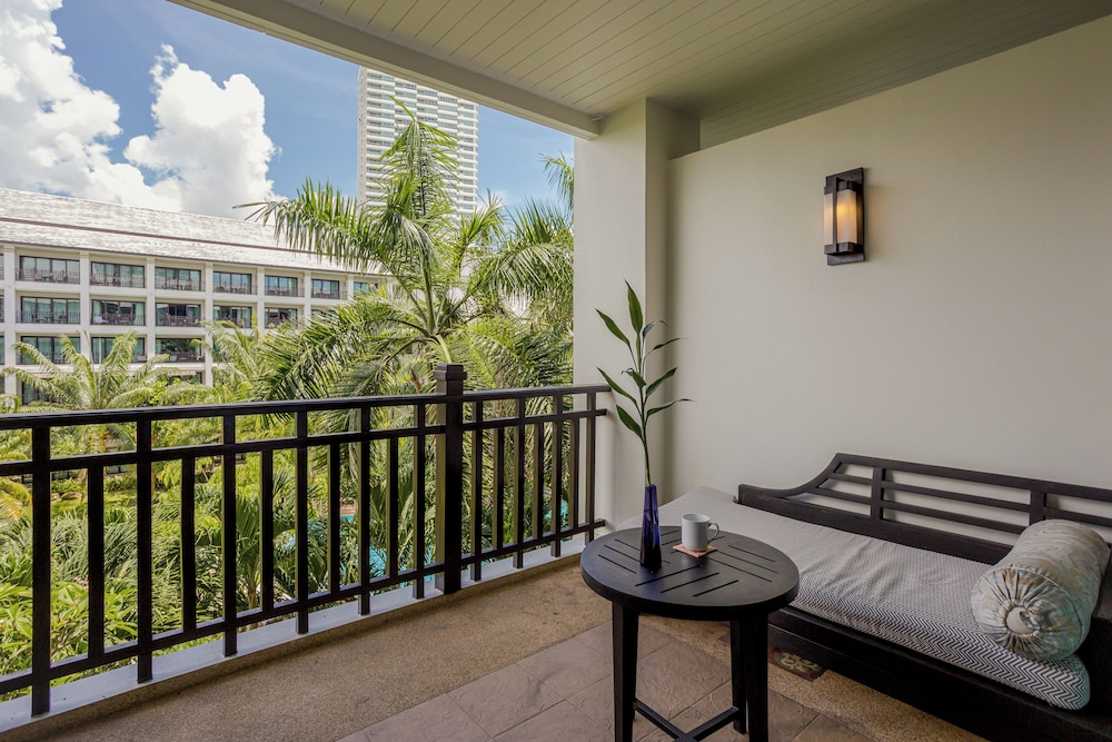 Ravindra Beach Resort and Spa 54/76