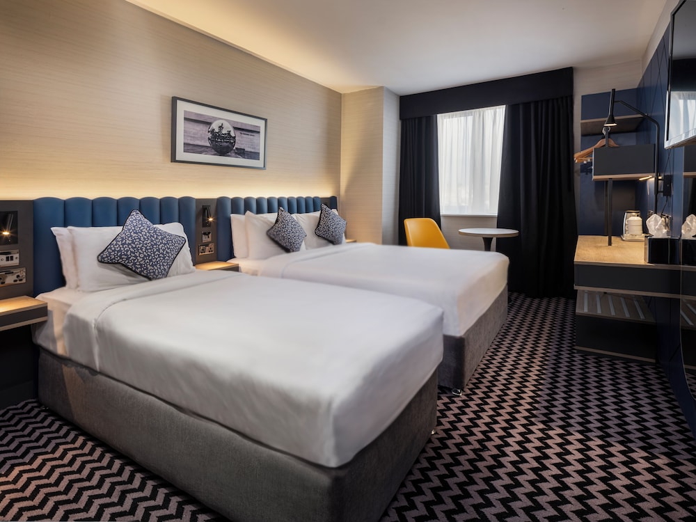 ROOM, TRIPLE