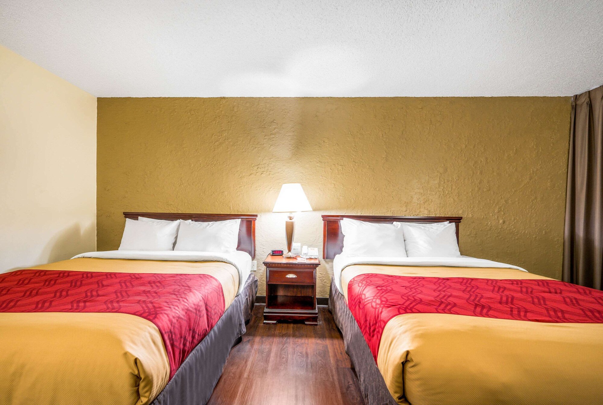 Standard, 2 Double Beds