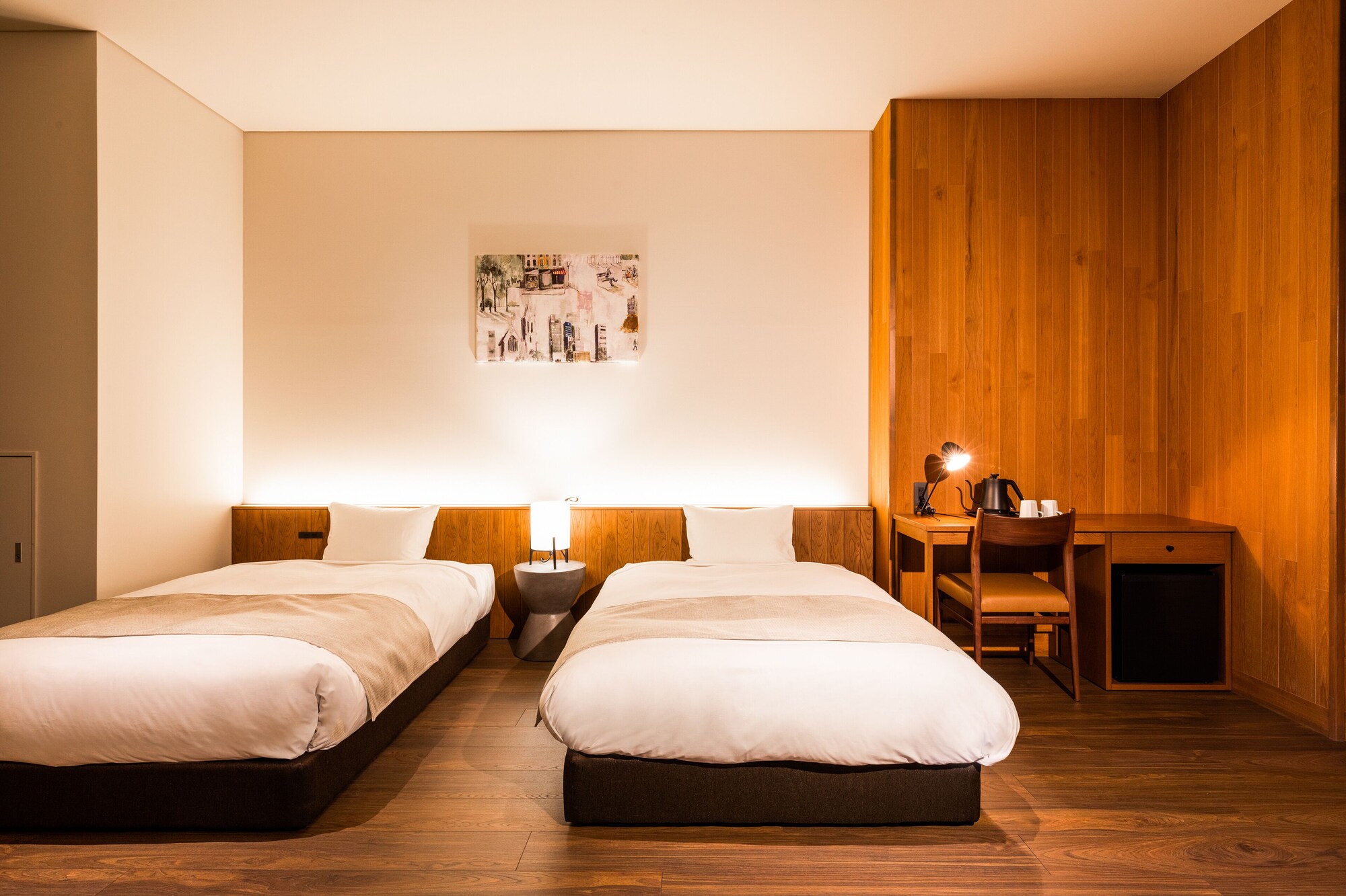 Room, Twin Beds, Square View