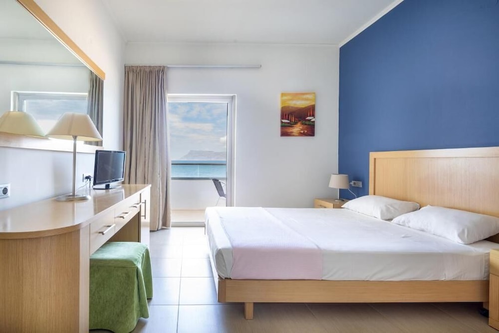 Elena Hotel 2/51