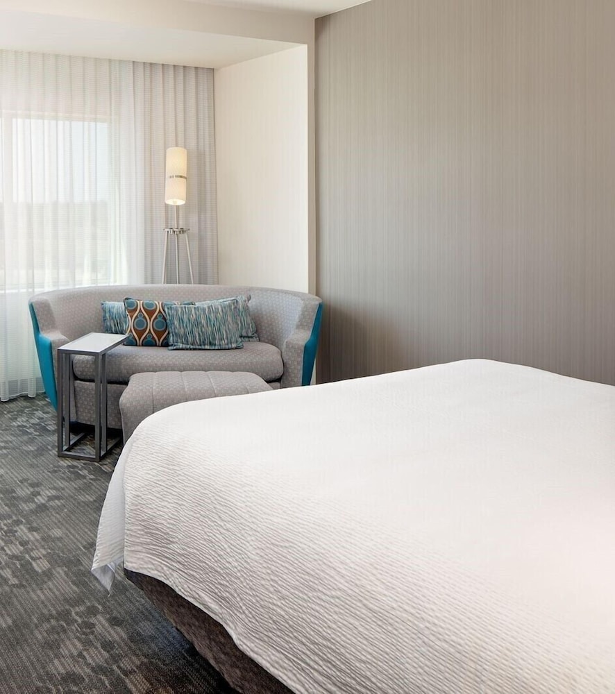 COURTYARD by MARRIOTT DALLAS CARROLLTON 5/49