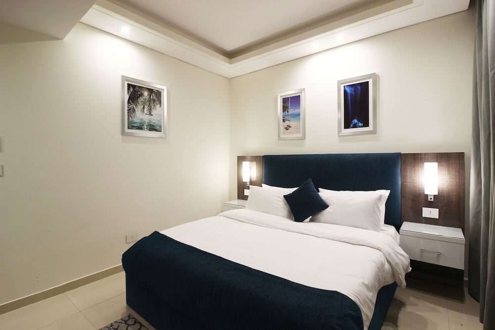 Palm Ville Suites 8/46