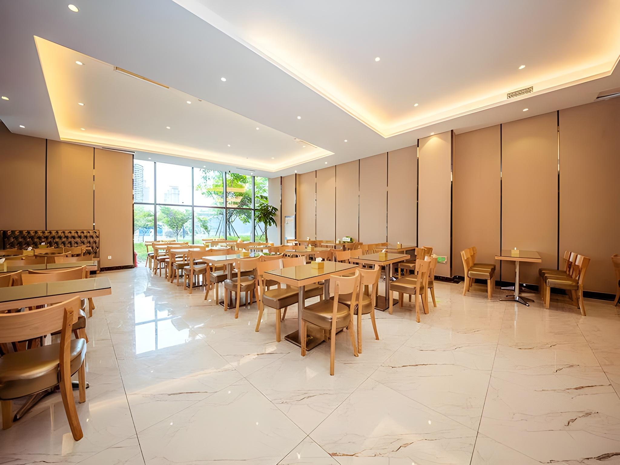 Vienna International Hotel (Wuhan Workers' Culture Palace Jiyuqiao Metro Station) 15/18