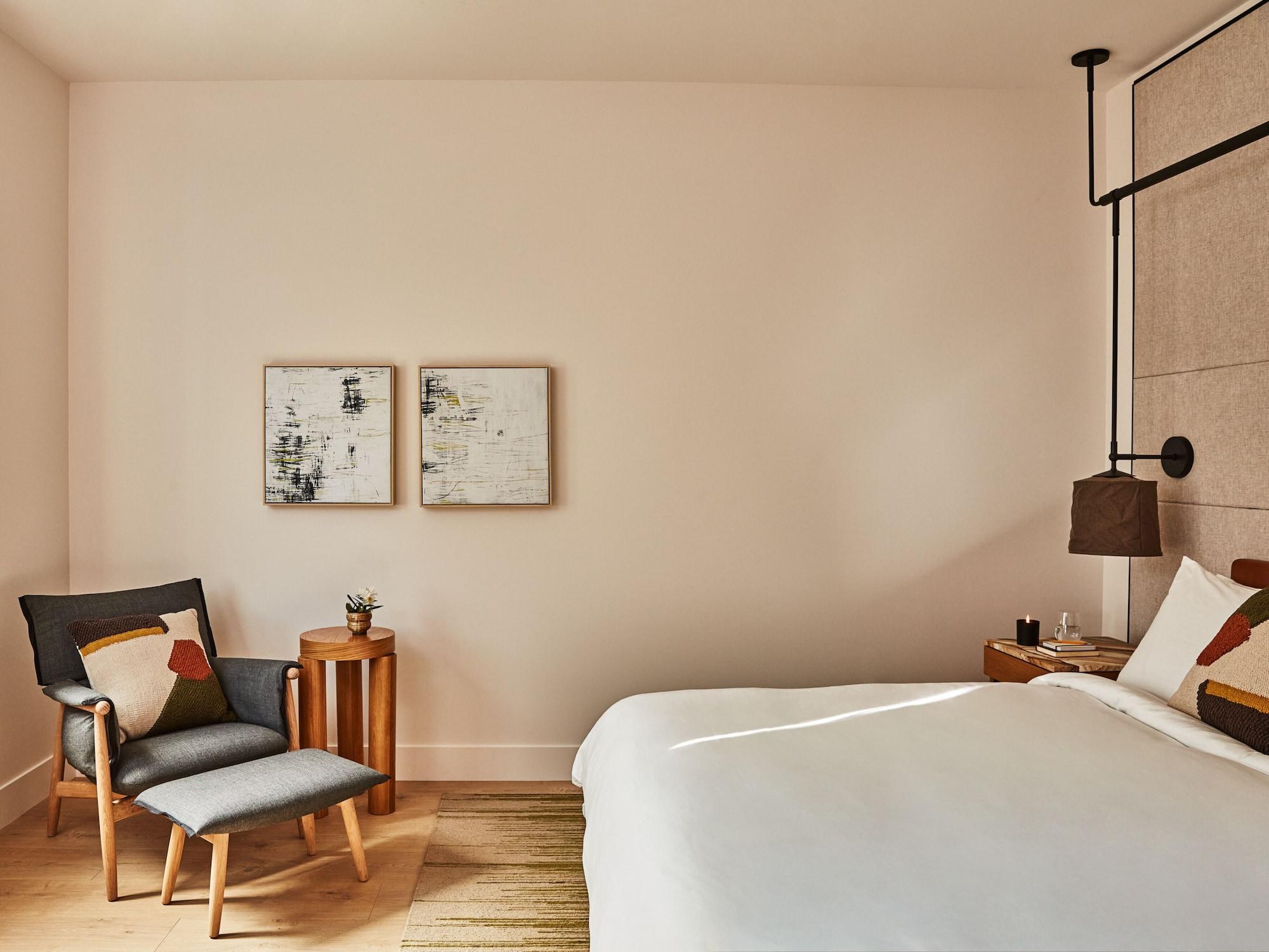 Estate, Suite, Multiple Beds