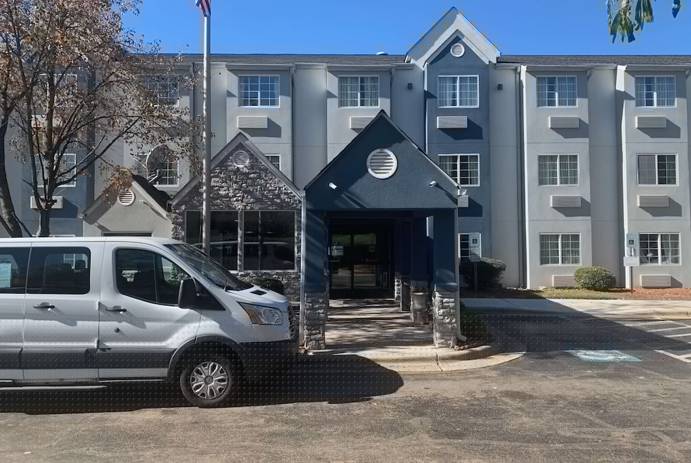 Microtel Inn & Suites by Wyndham Charlotte Airport 1/28
