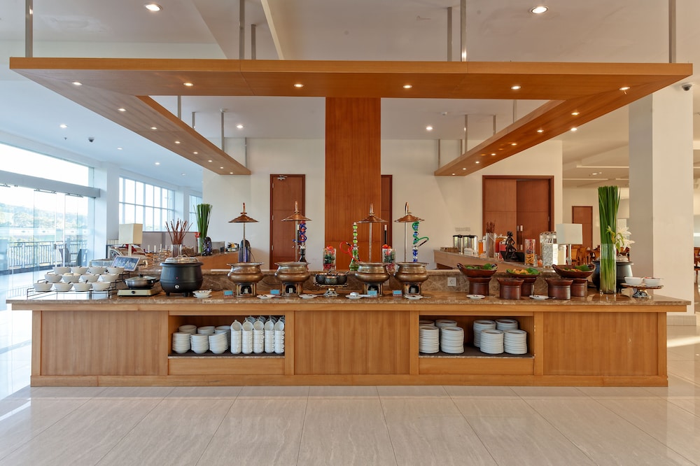 Le Eminence Hotel Convention And Resort 35/57