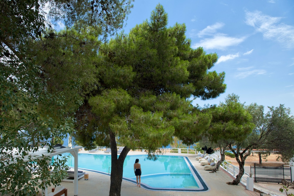 Akra Morea Hotel and Residences 28/48