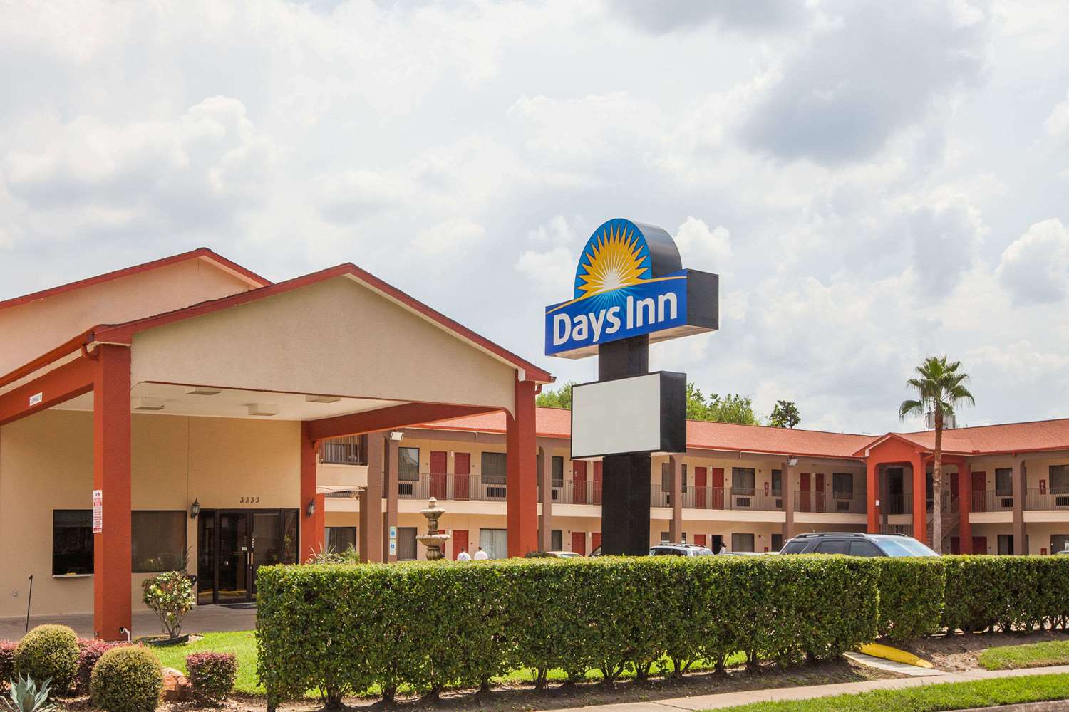 Grand Villa Inn Galleria 2/19