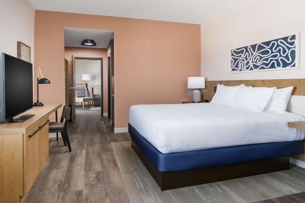 Hilton Garden Inn St Pete Beach 24/80