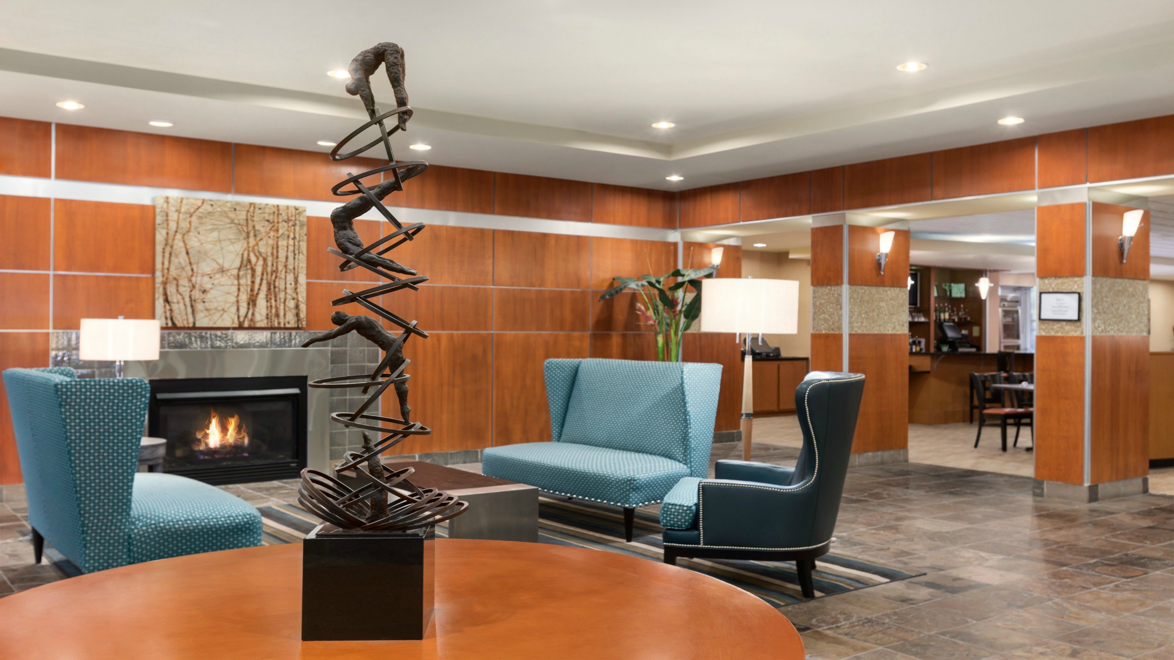 Holiday Inn & Suites Williamsburg-Historic Gateway 12/21